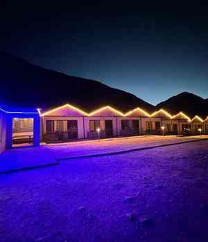 The Royal Foster Cottages Pangong